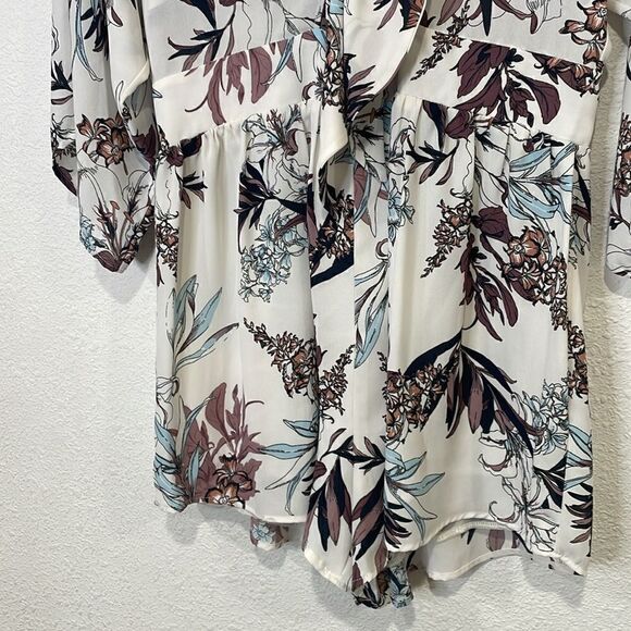 Audrey 3+1 floral shorts romper with bell sleeves | size M - Picture 5 of 8